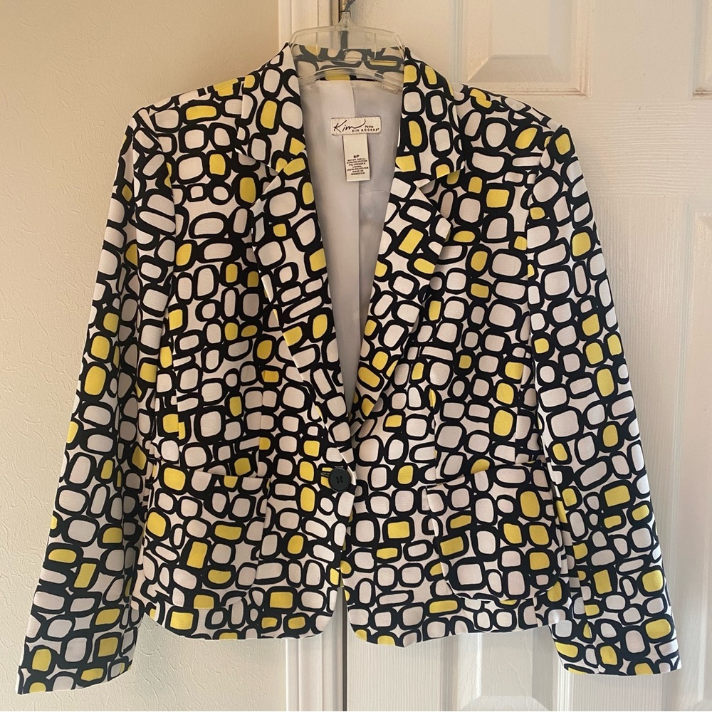 Kim Rogers Petite, one-button blazer.